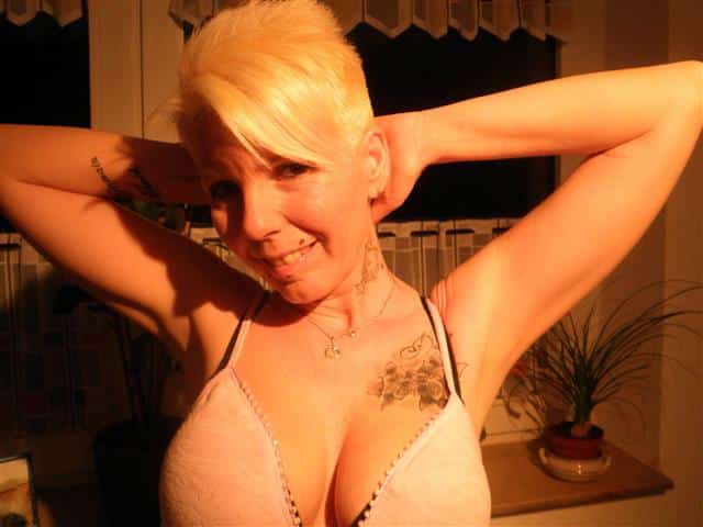 Spermageile Blondine aus Gera treffen